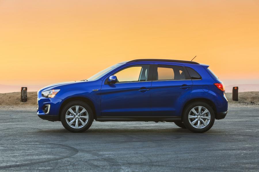 Mitsubishi Outlander Sport GT 2015 года  (фото 7 из 16)